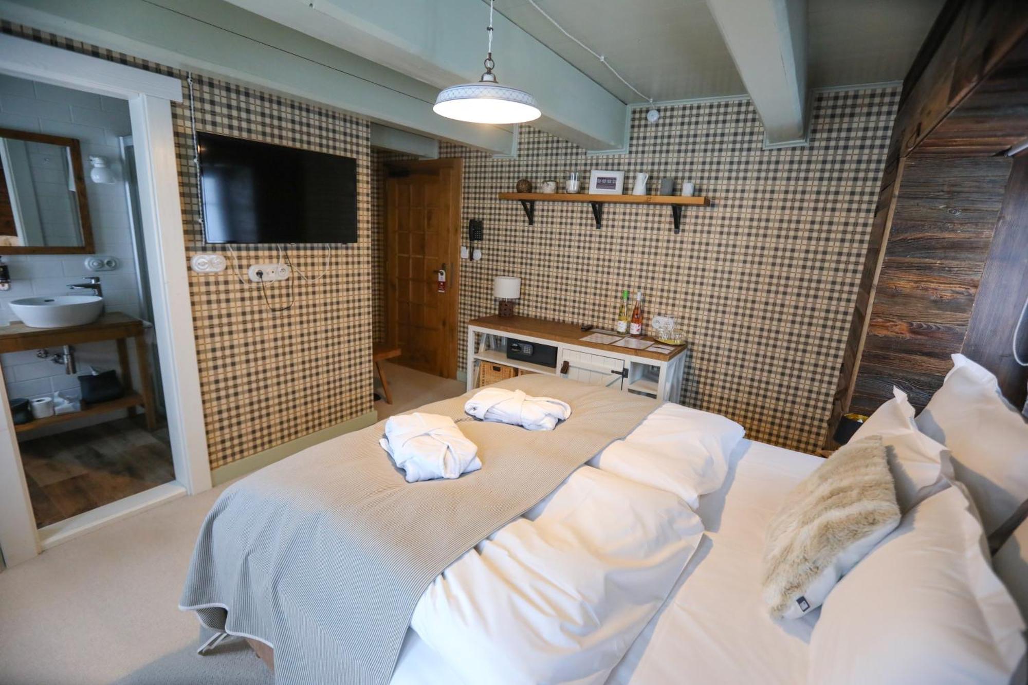 Hotel Bouda Helena Pec pod Snezkou Luaran gambar